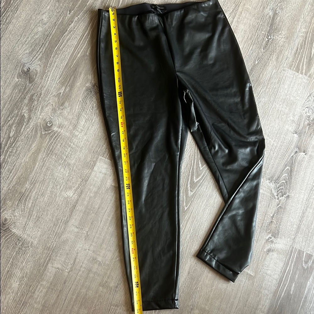 Banana Republic Black Leatherette Leggings - Picture 4 of 7